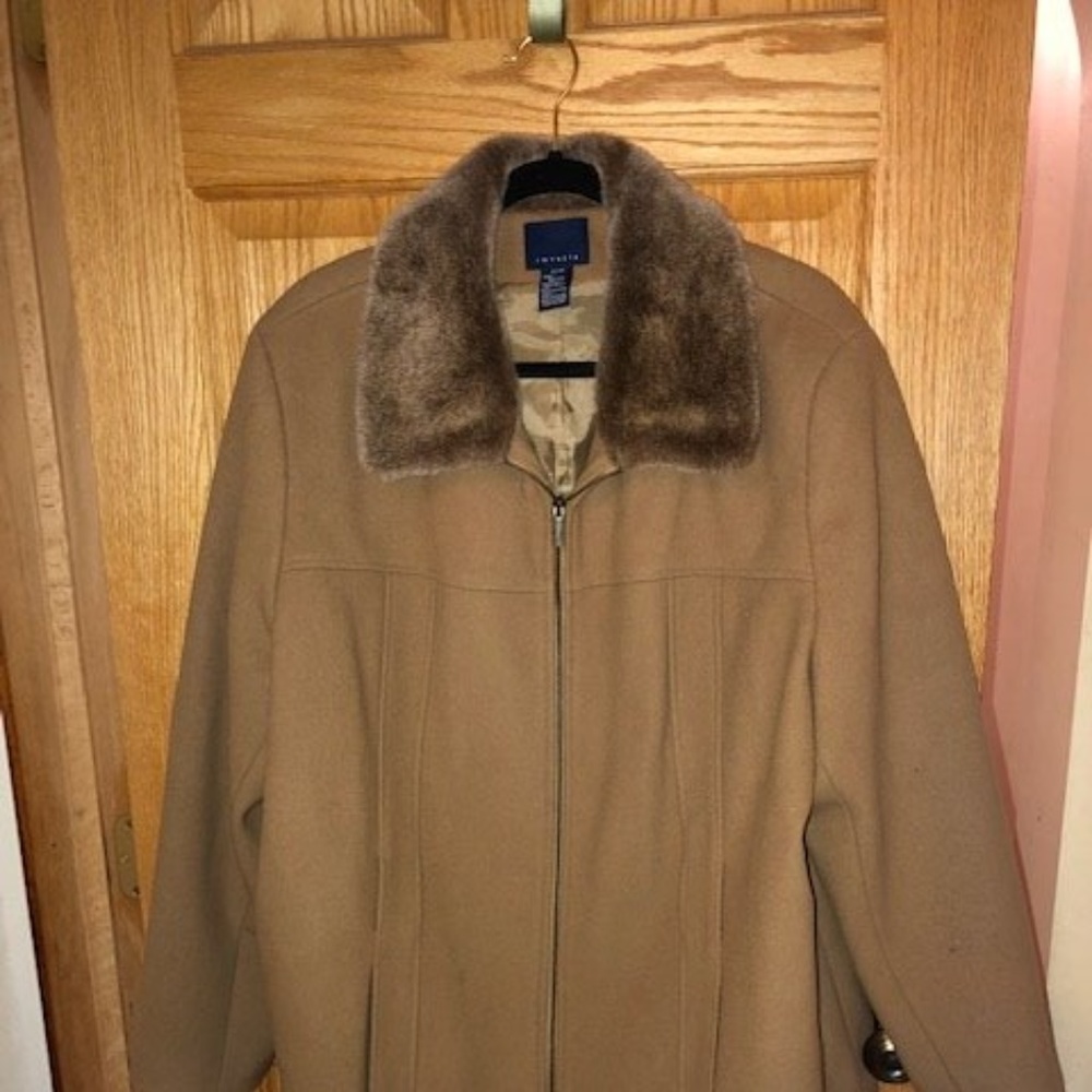 Tan Wool Coat with Fur like Collar